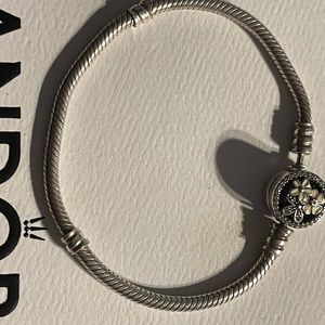 100% authentic Pandora flower bracelet